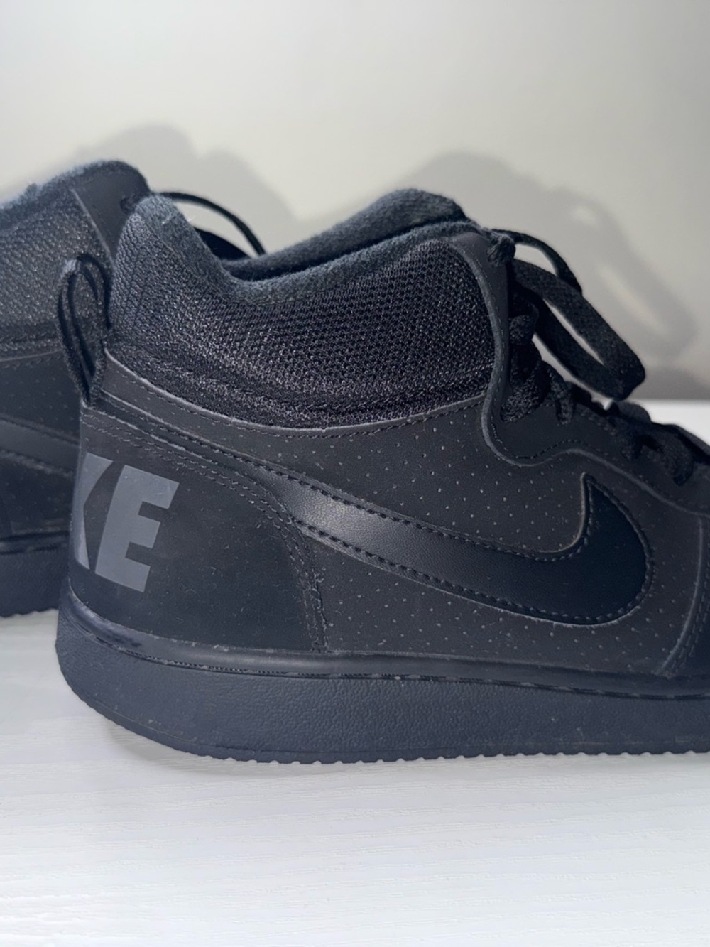 Nike Court Borough Mid Big Kids Shoes in Black size 6.5Y Sneaker Suede Leather